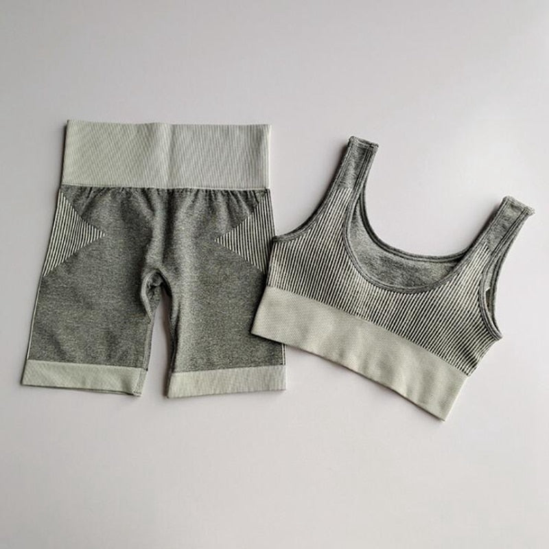 Seamless Striped Set Slim Bra Top And Hip Lifting Shorts