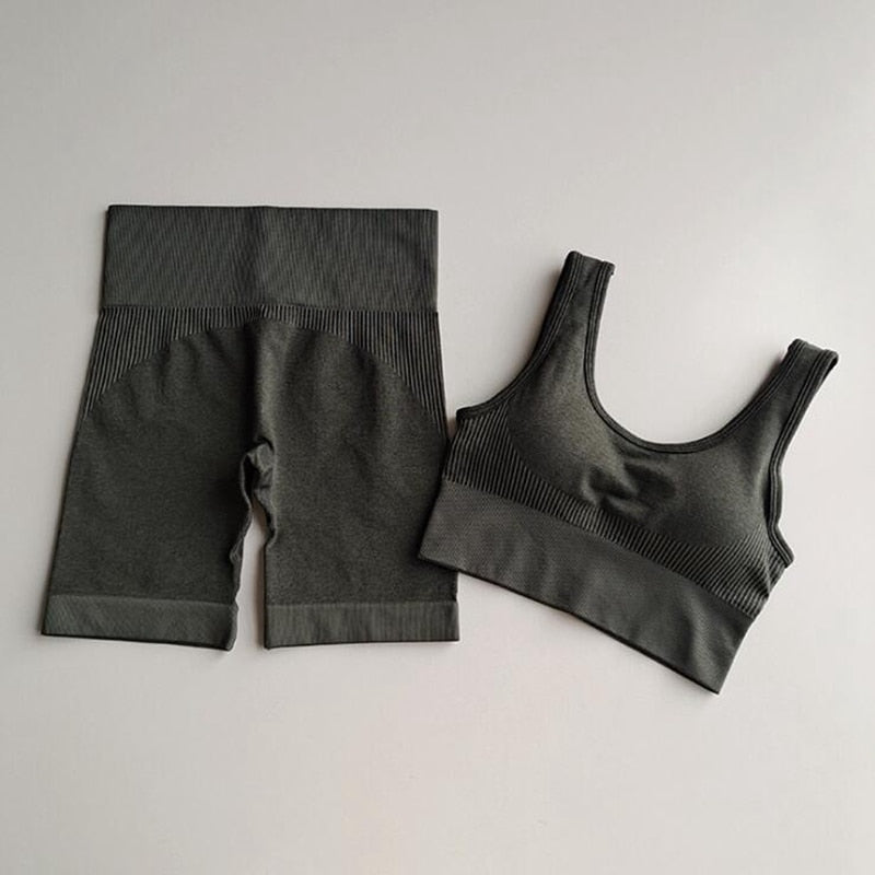Seamless Striped Set Slim Bra Top And Hip Lifting Shorts